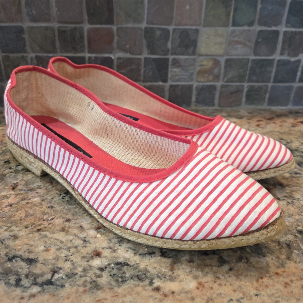 Andre Assous Sz 8 Cream Red Striper Canvas Espadrille Flats Slip On Runs Narrow